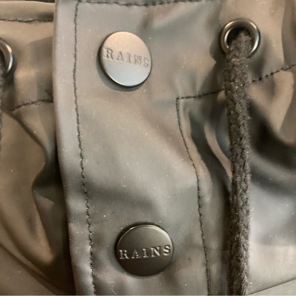 RAINS Sz XXS-XS Oversized Hooded Unlined Fishermen Style Cap Snap Rain Coat - Picture 3 of 16